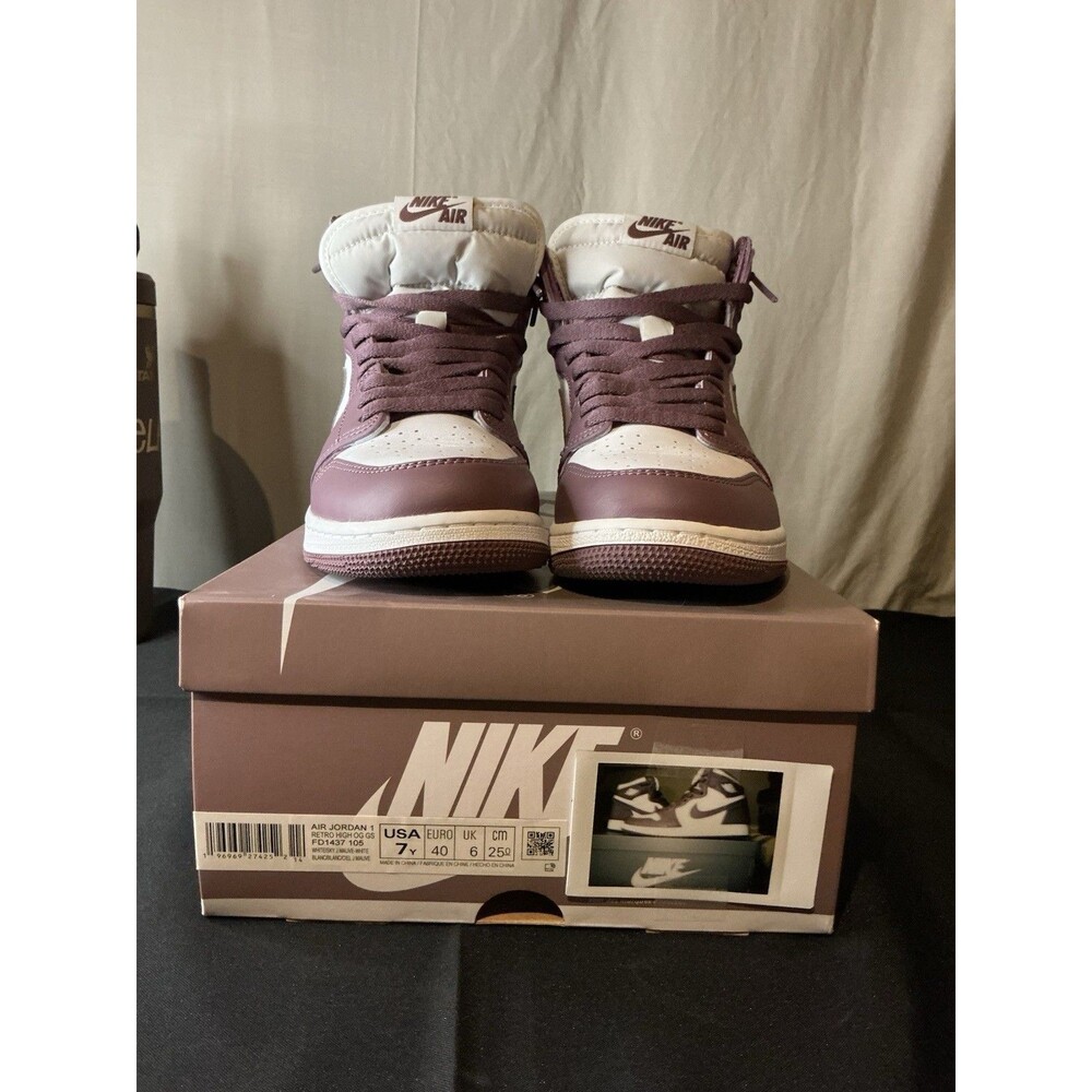 Nike Air Jordan 1 Retro High OG Purple/White FD1437-105 size 7Y - Picture 3 of 6